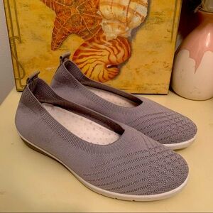 Lauren Taylor NWOT grey shoes size 36 (6)